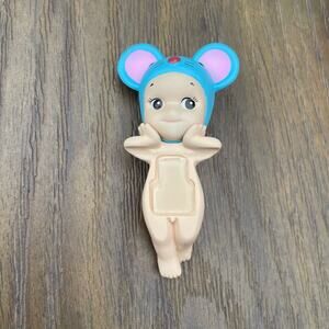 Sonny Angel Hipper Mouse collectible mini figure attach me